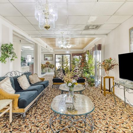 Oyo Hotel Grenada West Ngoại thất bức ảnh